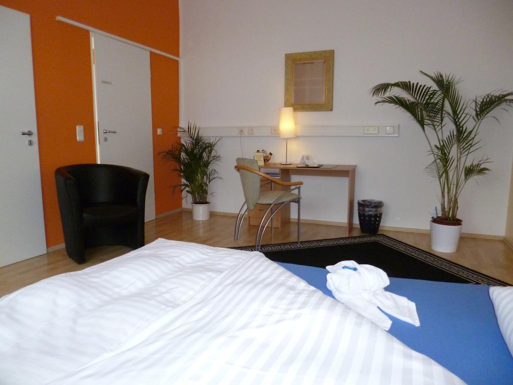 Hotel Restaurant Marbella Minden  Zimmer foto